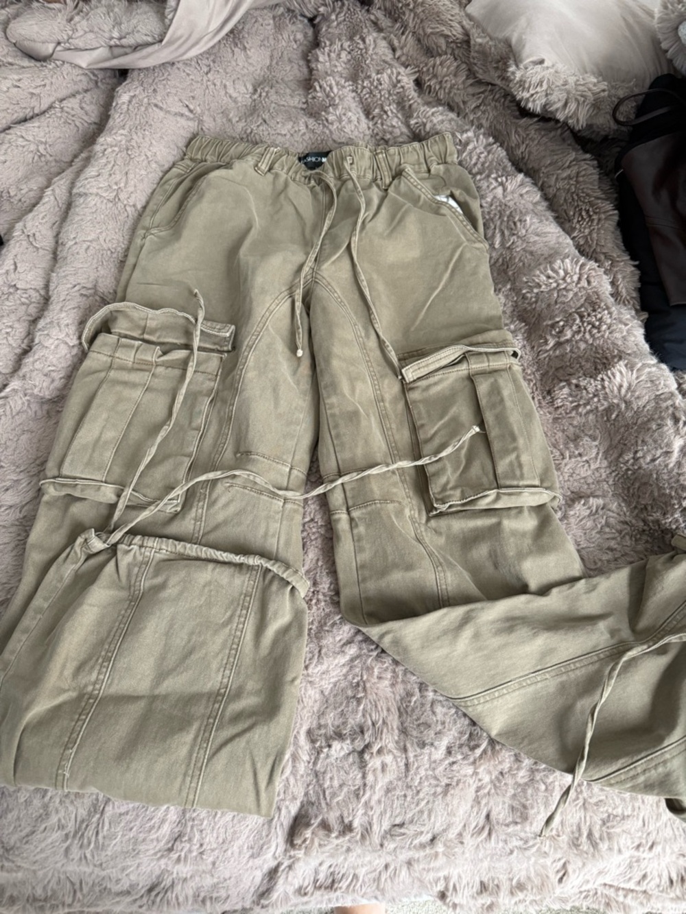 Fashion Nova women’s Cargo Pants with Multiple Pockets